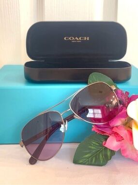 COACH ~ Women’s Aviator Sunglasses Silver Frame with Gray/Purple Gradient Lenses
